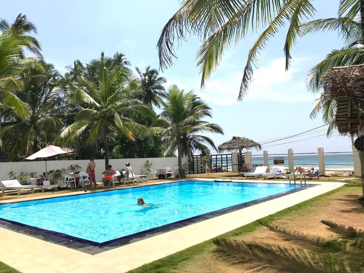 Crystal Resort Dikwella Esterno foto